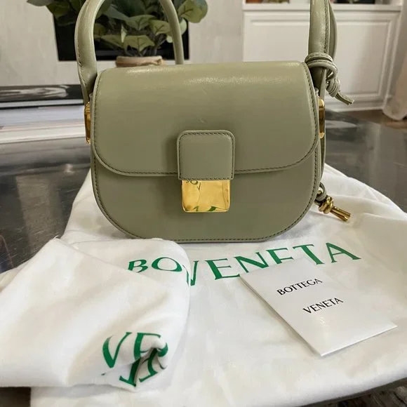 直営店‐BOTTEGA VENETA‐ Desiree クロスボディ スモール BOTTEGA VENETA【海外限定】Desiree スモールクロスボディバッグ
